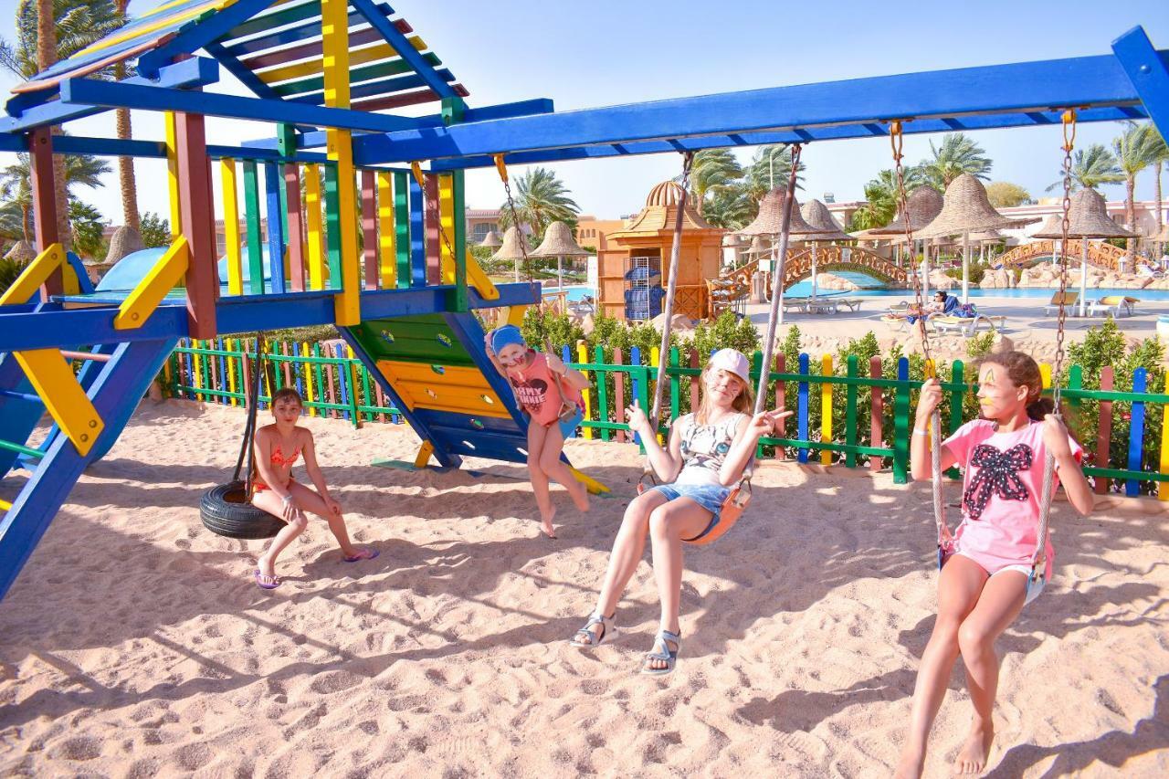 Parrotel Beach Resort Sharm el-Sheikh Eksteriør billede Playground at the beach